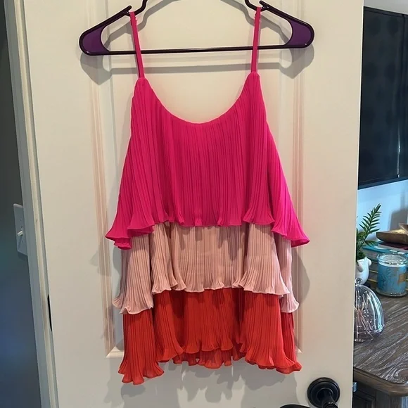 Entro Ruffled Top - Picture 2 of 5